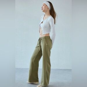 NTWS***URBAN OUTFITTERS Out From Under Lived In Flare Sweatpants / ALOE / XS